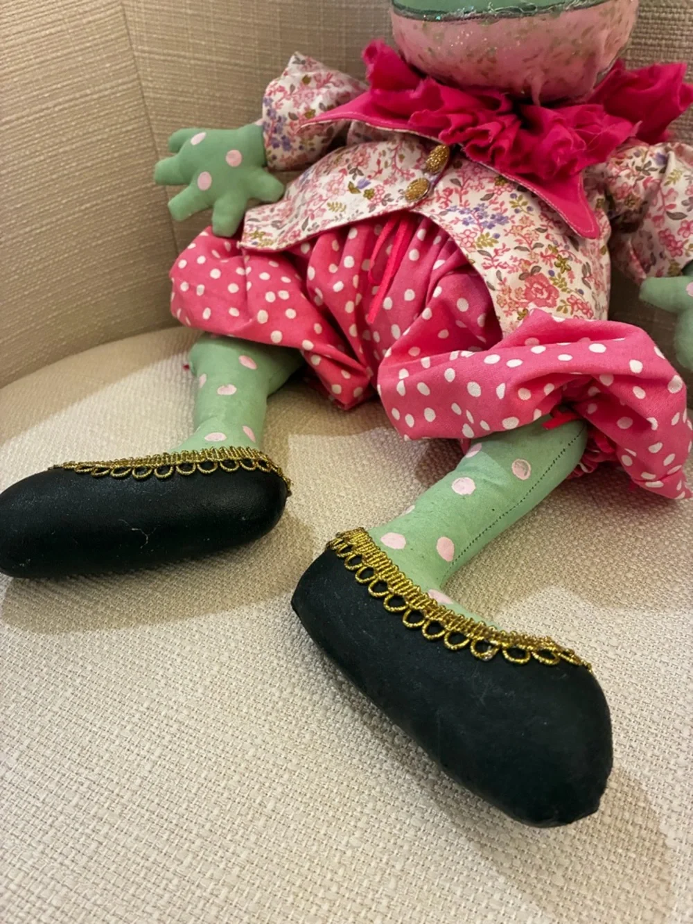 Handmade Pink & Green Holiday Frog Wreath attachment